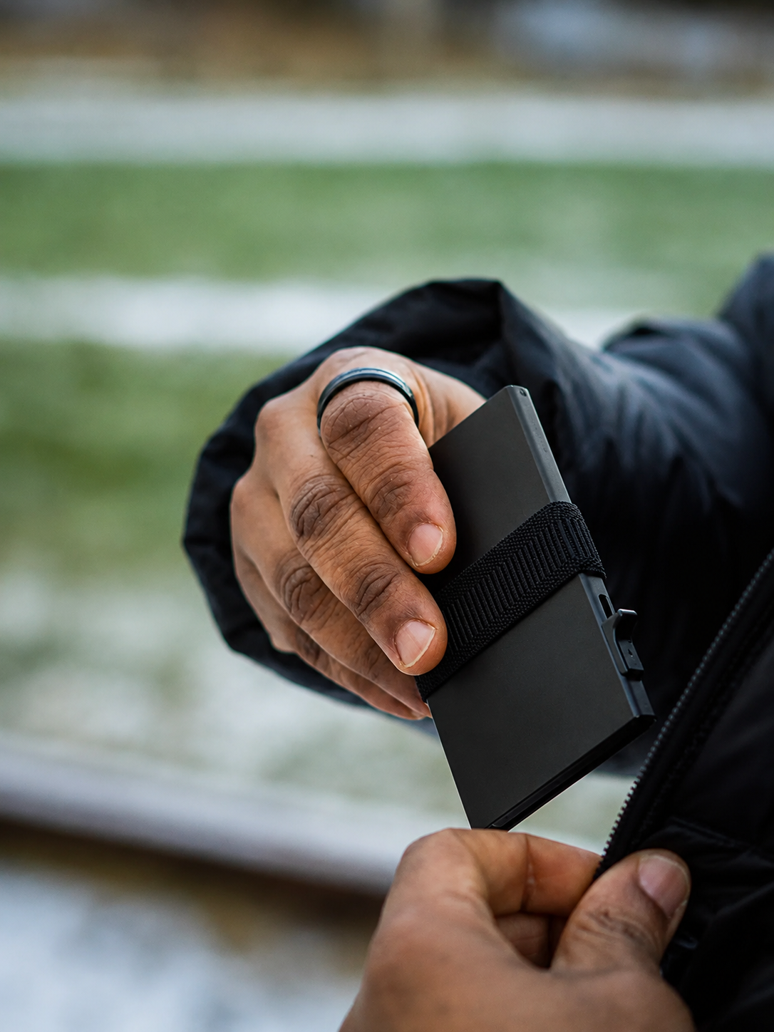 RENOVA RISE VaultStrap S1 Pop-Up Wallet | Slim Quick-Access Cardholder